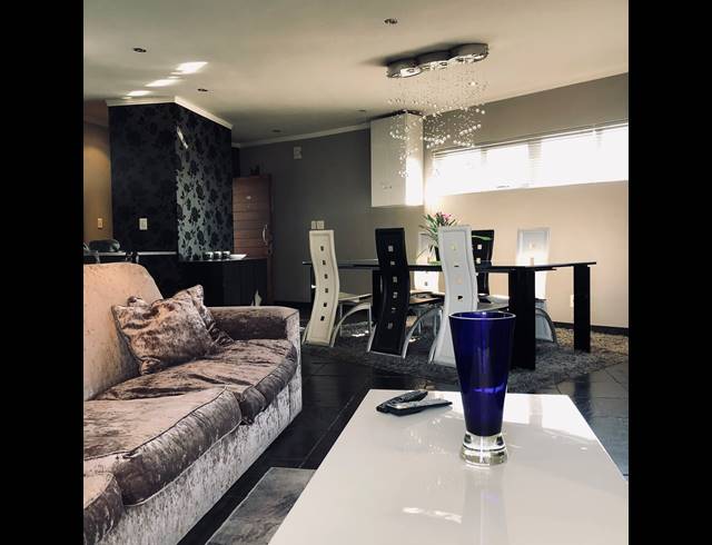 2 BEDROOM APARTMENT FOR SALE IN SANDTON CENTRAL